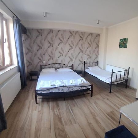 Byzanthin Hostel Бухарест Экстерьер фото