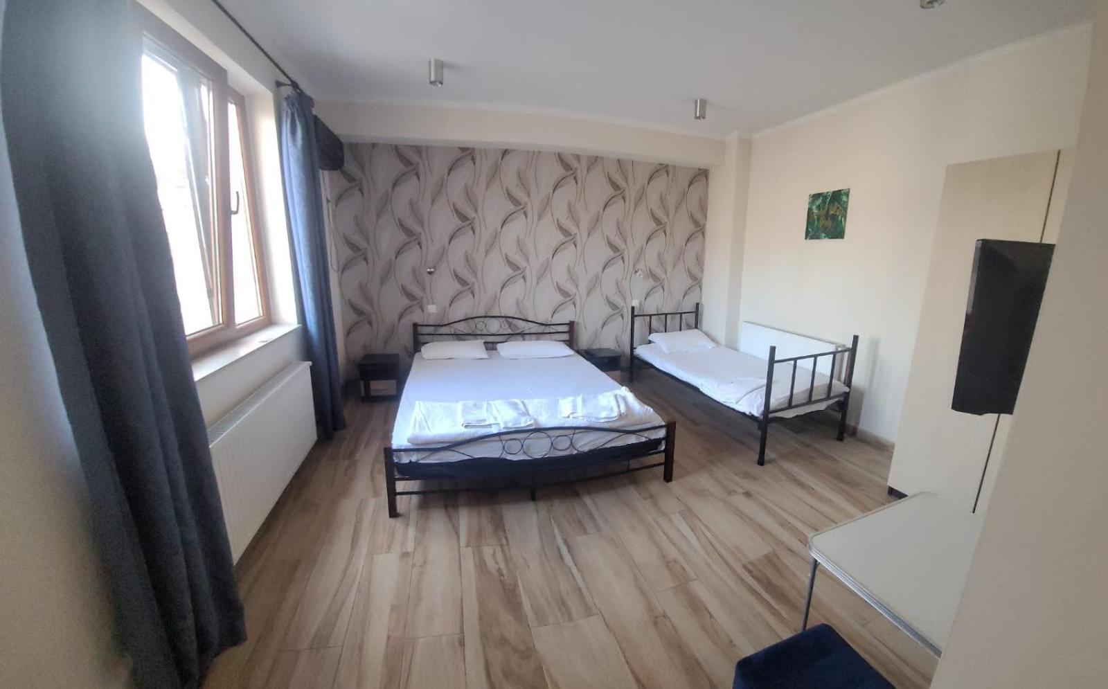 Byzanthin Hostel Бухарест Экстерьер фото